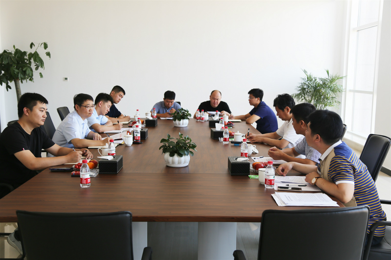 Liu donghai, deputy district chief of wuqing district, and his delegation visited the company for investigation